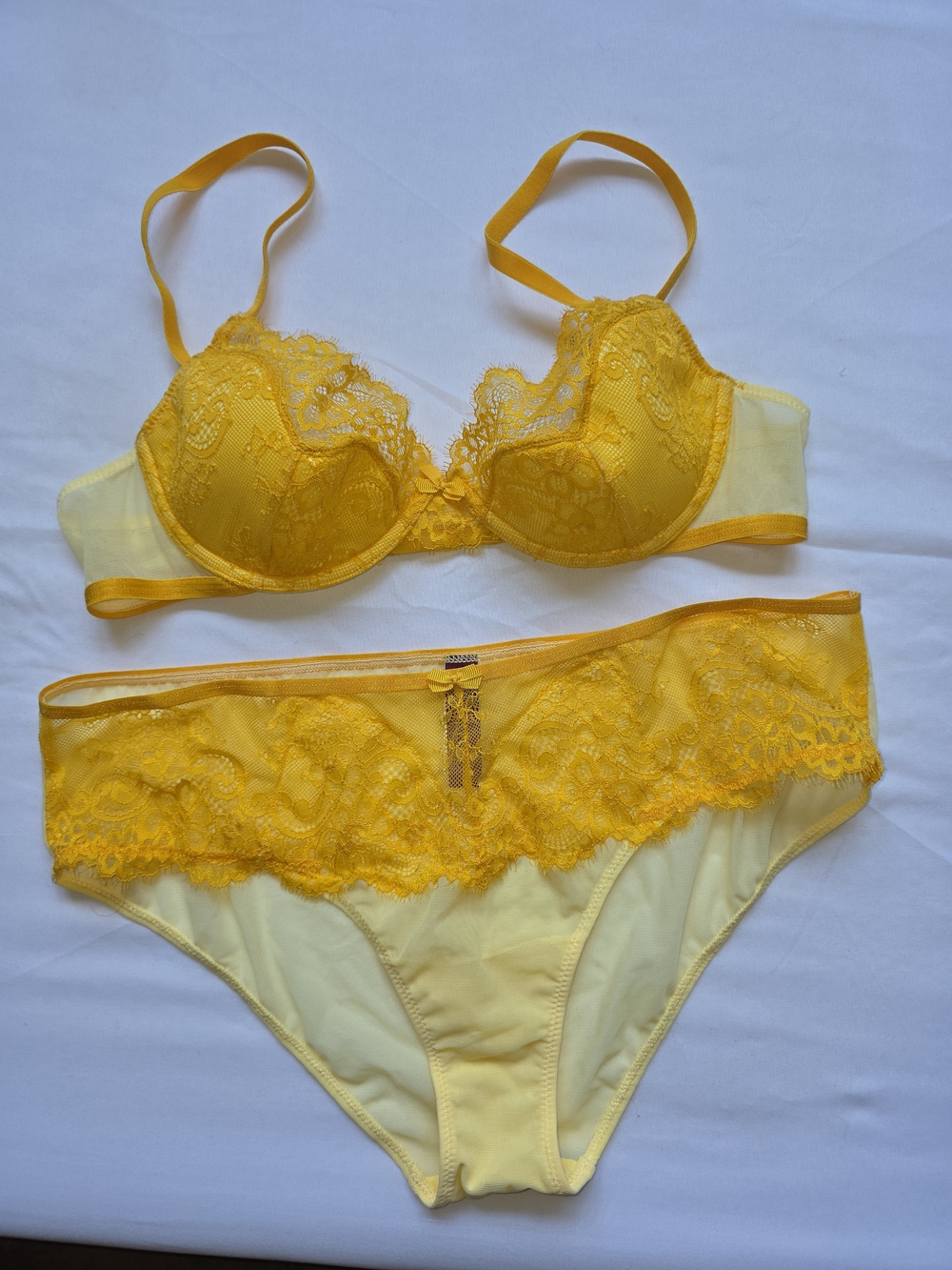 Adore Me Golden Yellow Lace Bra & Panty Set 36B / Large